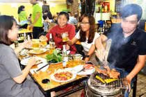 Người Sài Gòn rủ nhau thưởng thức… thịt trâu