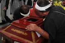 Lý giải người ốm kiêng đi đám ma