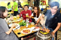 Người Sài Gòn rủ nhau thưởng thức… thịt trâu