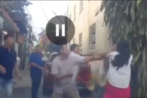 Xôn xao clip 1 phụ nữ ở Bình Dương bị vây đánh hội đồng