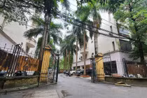 Cựu Thứ trưởng Bộ Giáo dục gọi điện đề nghị trả nhà công vụ