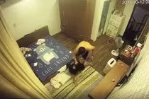 Hải Phòng: Phẫn nộ, cô gái bị chồng hờ lột đồ, đánh đập dã man