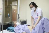 Viêm gan cấp vì dùng thuốc nam trị loét miệng