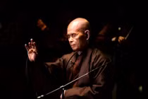 Những hình ảnh trong lễ tang "im lặng" của Thiền sư Thích Nhất Hạnh