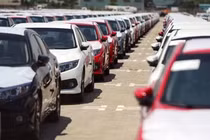 Tồn kho hàng chục nghìn chiếc, ô tô đại hạ giá đến Tết sang năm