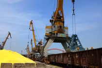 Đường sắt: Mạnh về hàng hóa, nhưng đang "thở" nhờ hành khách