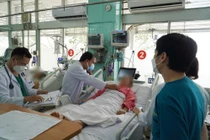 Tiêm filler làm đầy mặt và ngực, nữ bệnh nhân chết lâm sàng