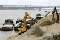 Sông Hồng sẽ hết cát?