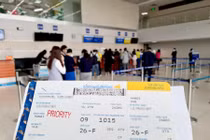 Đề xuất bỏ trần giá vé máy bay, nguy cơ ‘bắt tay’ tăng giá, khách lãnh đủ