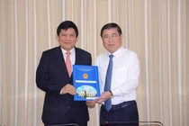 Mang quốc tịch Síp, ông Phạm Phú Quốc còn xứng đáng đại diện cử tri?