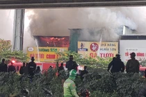 Đang cháy lớn ở Nguyễn Xiển