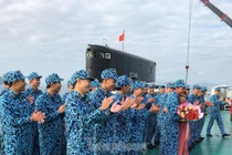 Hai 'ly rượu' đặc biệt đón giao thừa của lính tàu ngầm Việt Nam