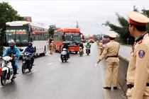 Từ 15/7, tổng kiểm tra xe ô tô chở khách, container, xe máy về nồng độ cồn, ma túy