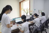 Đội ngũ y, bác sĩ Khoa xét nghiệm của Vinmec Times City được đào tạo bài bản, làm việc chuyên sâu theo từng lĩnh vực, tuân thủ chặt chẽ các quy tắc của CAP trong xét nghiệm.