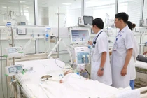 Bé 3 tháng tuổi suy đa tạng vì chữa thuốc Nam