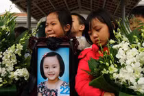 Thắp lên sự tử tế, nhưng ai sẽ là người “giữ lửa”?