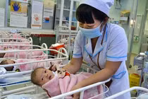 Bệnh viện Hùng Vương nhắn tin kết nối bé sơ sinh với thân nhân 