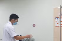 Thay cage tăng giãn giải cứu chân liệt do thoát vị đa tầng