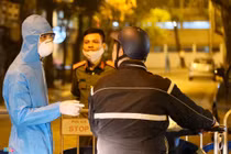 Bác quan điểm 'virus lan truyền tự nhiên để tạo miễn dịch cộng đồng'