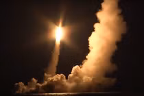 Mỹ - Nhật choáng với vụ phóng 4 tên lửa Bulava của tàu ngầm nguyên tử Nga