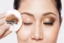 Tẩy trang giúp da sạch sâu