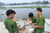  Bắt ông “trùm” đường dây buôn lậu, sản xuất xăng giả