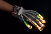 Găng tay cảm biến sợi quang 