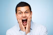 Đầu đau muốn vỡ nứt 