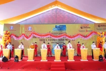 Đại diện Tập đoàn T&T Group cùng các vị đại biểu bấm nút khởi công dự án.