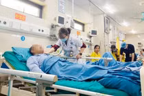 Bệnh nhân được thăm khám tại bệnh viện