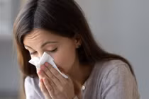 Triệu chứng phổ biến nhất của bệnh nhân nhiễm Omicron là chảy nước mũi