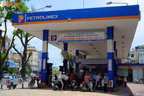 Xăng A95 đắt khách vẫn bị “ép” khai tử