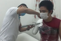  Tạ Công Hậu được đo ni chuẩn bị lắp hai tay: Tết sẽ được ôm con!