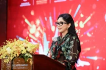 Nhan sắc ở tuổi 51 của phu nhân tỷ phú Johnathan Hạnh Nguyễn gây sốt