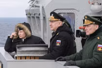 Video Ông Putin chỉ huy Hải quân Nga thử nghiệm vũ khí mới trên biển Đen