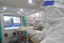 TPHCM yêu cầu bác sĩ luân phiên ở bệnh viện dã chiến 3 tầng, tăng cường đào tạo hồi sức