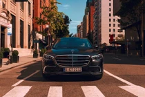 Mercedes-Benz S-Class thế hệ mới với cụm đèn trước MULTIBEAM đột phá về thiết kế lẫn công nghệ. 