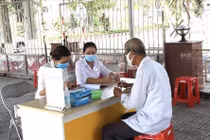 Từ ngày 1/1/2022 lương hưu, trợ cấp bảo hiểm xã hội và trợ cấp hằng tháng chính thức được điều chỉnh tăng thêm 7,4%. Dù chưa được nhiều nhưng có ý nghĩa động viên người hưu trí rất lớn.