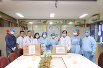 TPHCM: Nữ sinh Việt kiều chung tay phòng, chống dịch bệnh 