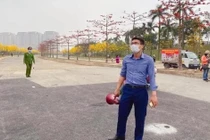 Công an phường La Khê thường xuyên tuần tra, đảm bảo an ninh trật tự, an toàn giao thông; phối hợp xử lý nghiêm các vi phạm trong phòng, chống dịch Covid-19.