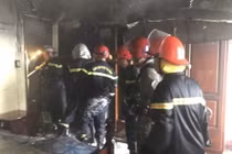 TP.HCM: Ngôi nhà bốc cháy dữ dội lúc sáng sớm khiến 7 người mắc kẹt, trong đó có 2 trẻ em