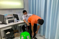 “Nhiều vận động hằng ngày được xem là không có gì quá mức, nhưng cứ lặp đi lặp lại hằng ngày, đến mức độ nào đó, xương sẽ gãy”, BSCKI Vũ Tam Trực cảnh báo.