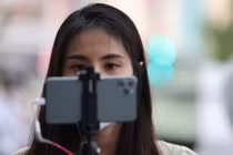 Những câu hỏi trong chuyện minh bạch từ thiện của Thủy Tiên