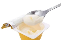 Cẩn trọng khi dùng váng sữa cho trẻ ăn dặm