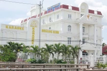 Lấn chiếm đất xây khách sạn vẫn được cấp sổ đỏ