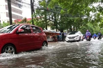 Hải Phòng: Mưa ngớt, nhưng nhiều tuyến phố vẫn ngập sau bão số 3