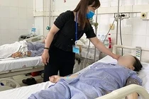 Thay mạch cứu bệnh nhân thủng động mạch chủ bụng nguy kịch do lao