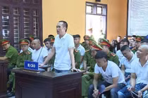 Tuấn thần đèn giang hồ xứ Thanh cùng đồng bọn lĩnh án