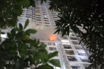 Cháy trong đêm, người dân hoảng loạn tháo chạy