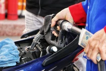 Giá xăng tăng vượt 31.000đồng/lít